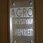 U Henriety *